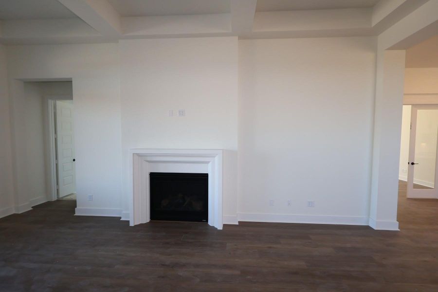 Spacious, unfurnished interior of a new home in Dunham Pointe, Cypress (Image 17).