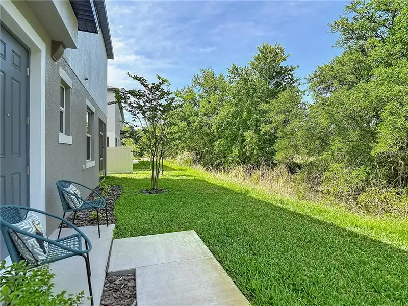 Exterior details and patio area of a home in , Tampa (Image 3).