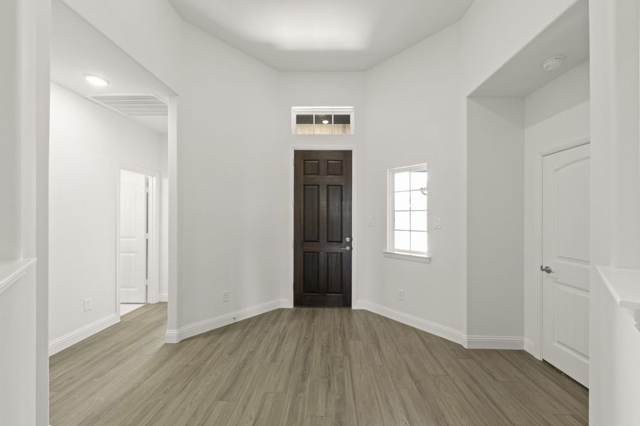 Spacious, unfurnished interior of a new home in River Ranch, Van Alstyne (Image 20). Spacious, unfurnished interior of a new home in River Ranch, Van Alstyne (Image 20).