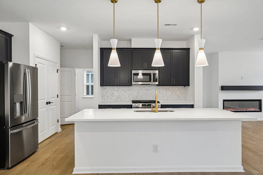 Kitchen featuring the AW Collection® Sapphire - Vibrant blues and crisp whites steal the show. Kitchen featuring the AW Collection® Sapphire - Vibrant blues and crisp whites steal the show.