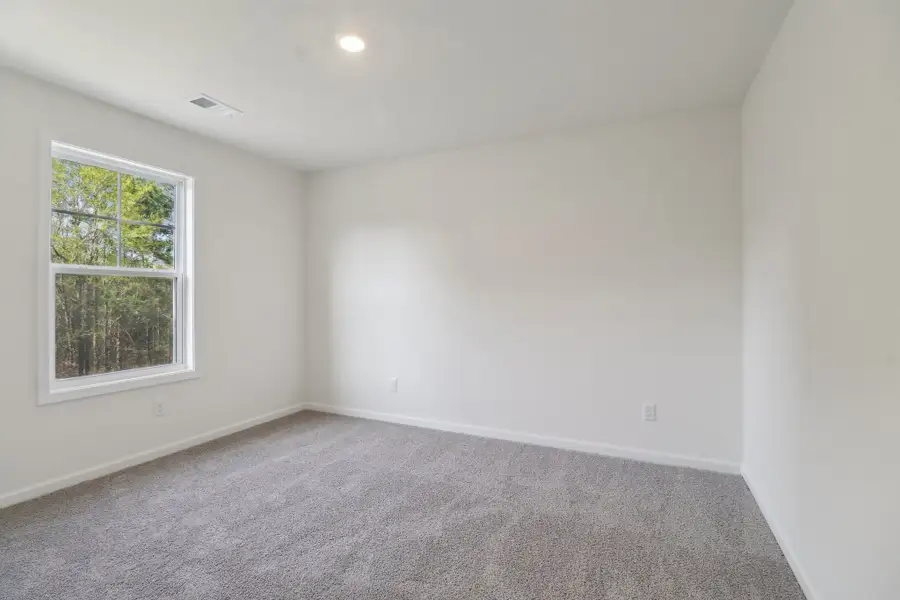 Spacious, unfurnished interior of a new home in Portrait Hills, Aiken (Image 25).