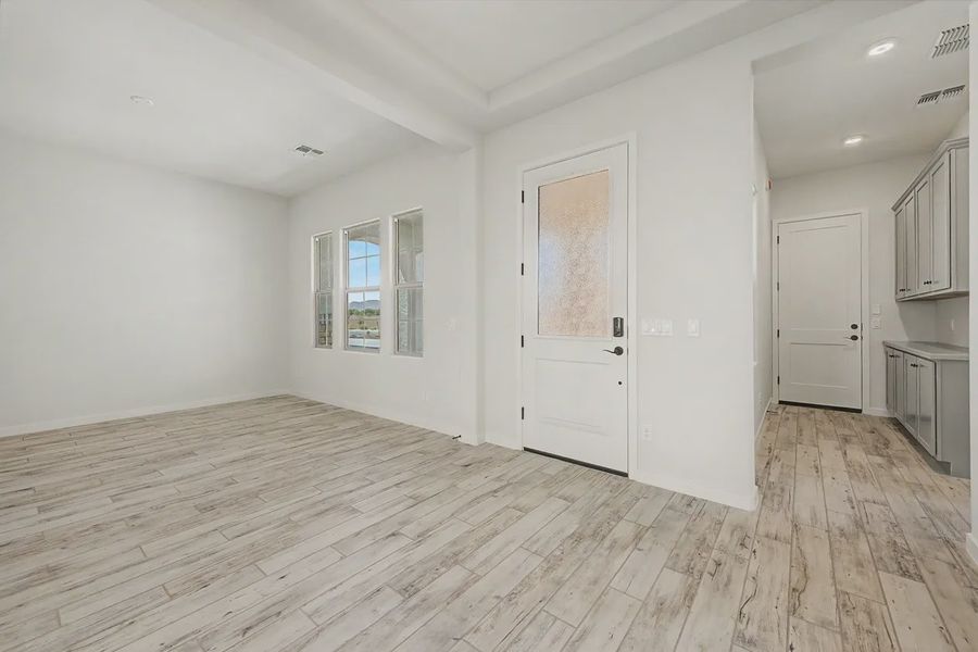 Spacious, unfurnished interior of a new home in Valencia at Granite Vista, Waddell (Image 17). Spacious, unfurnished interior of a new home in Valencia at Granite Vista, Waddell (Image 17).