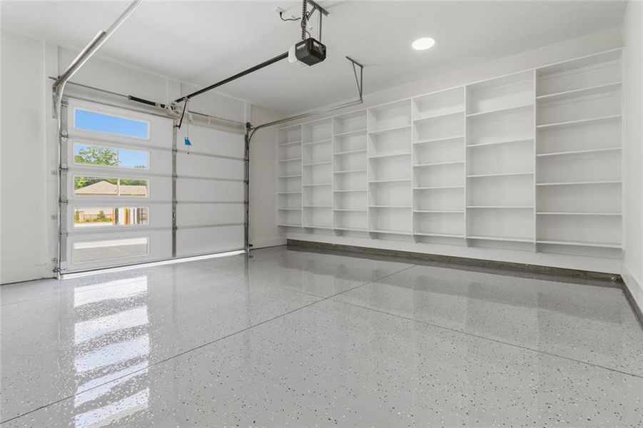 Spacious, unfurnished interior of a new home in , Lawrenceville (Image 5).
