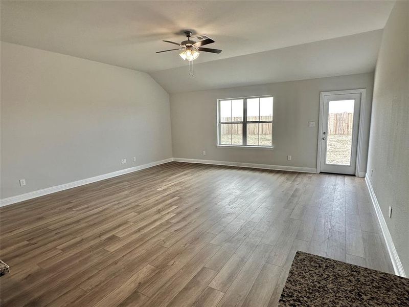 Spacious, unfurnished interior of a new home in Cobblestone, Texas City (Image 9). Spacious, unfurnished interior of a new home in Cobblestone, Texas City (Image 9).