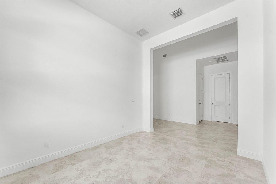 Spacious, unfurnished interior of a new home in , Port St. Lucie (Image 16).