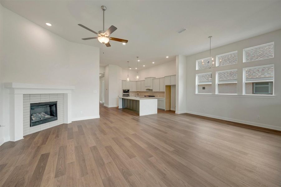 Spacious, unfurnished interior of a new home in Meridiana - Ascent Collection, Manvel (Image 15). Spacious, unfurnished interior of a new home in Meridiana - Ascent Collection, Manvel (Image 15).