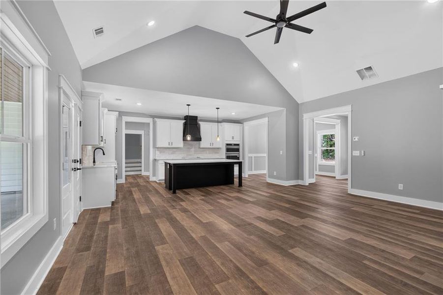 Spacious, unfurnished interior of a new home in , Dallas (Image 34). Spacious, unfurnished interior of a new home in , Dallas (Image 34).