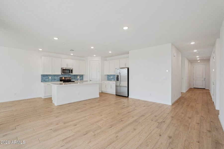 12-web-or-mls-S 95th Dr-S2201-012