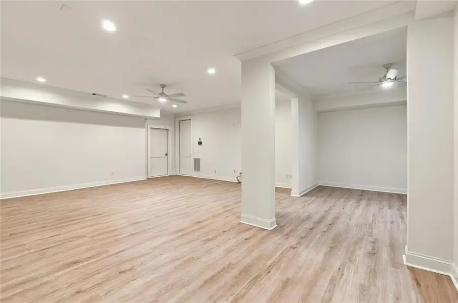 Spacious, unfurnished interior of a new home in , Sandy Springs (Image 28).