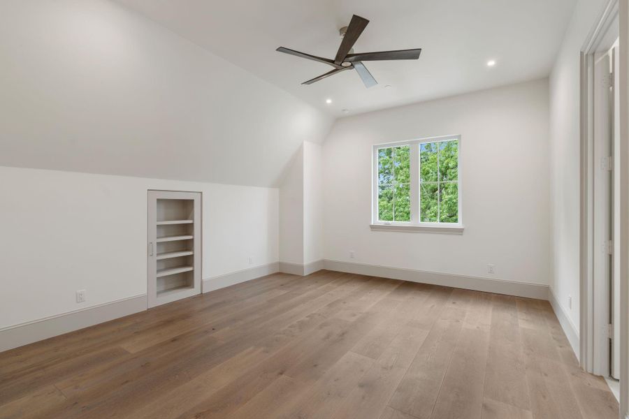 Spacious, unfurnished interior of a new home in , Houston (Image 24).