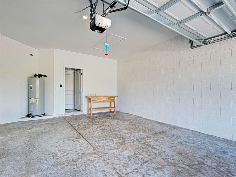 Spacious, unfurnished interior of a new home in , Englewood (Image 18).