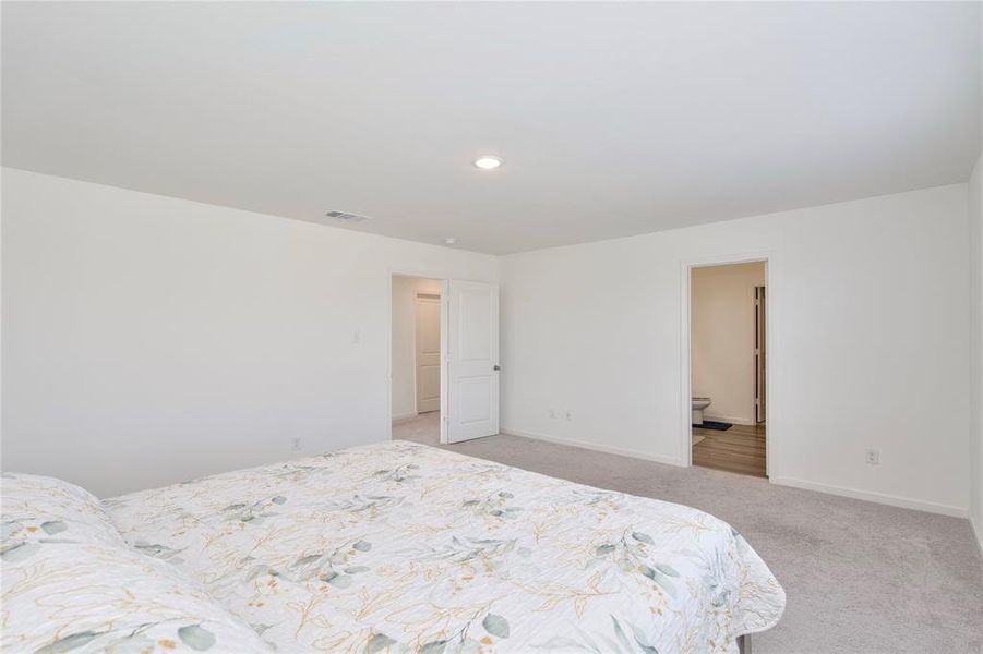 Image 31 of a home in Willow Springs. Image 31 of a home in Willow Springs.