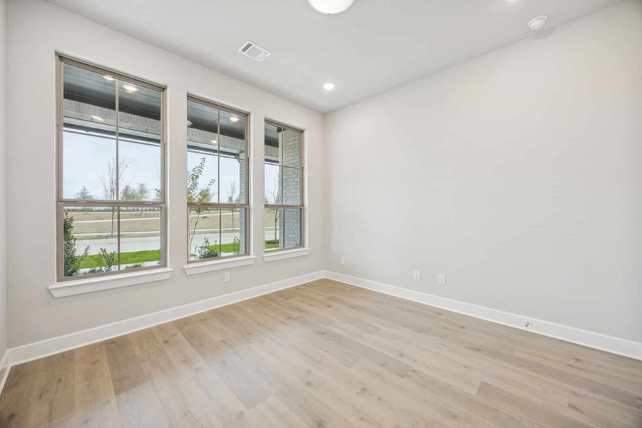Spacious, unfurnished interior of a new home in The Grove Frisco, Frisco (Image 31). Spacious, unfurnished interior of a new home in The Grove Frisco, Frisco (Image 31).