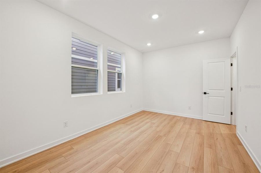 Spacious, unfurnished interior of a new home in Northlake Traditional, Winter Garden (Image 22). Spacious, unfurnished interior of a new home in Northlake Traditional, Winter Garden (Image 22).