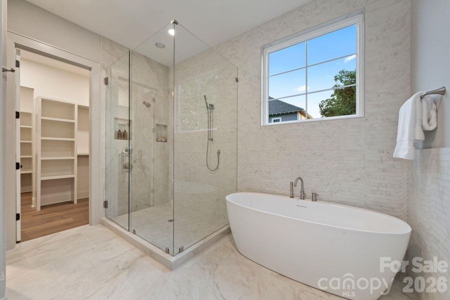 Primary Bathroom - Walk-in shower & soaking tub