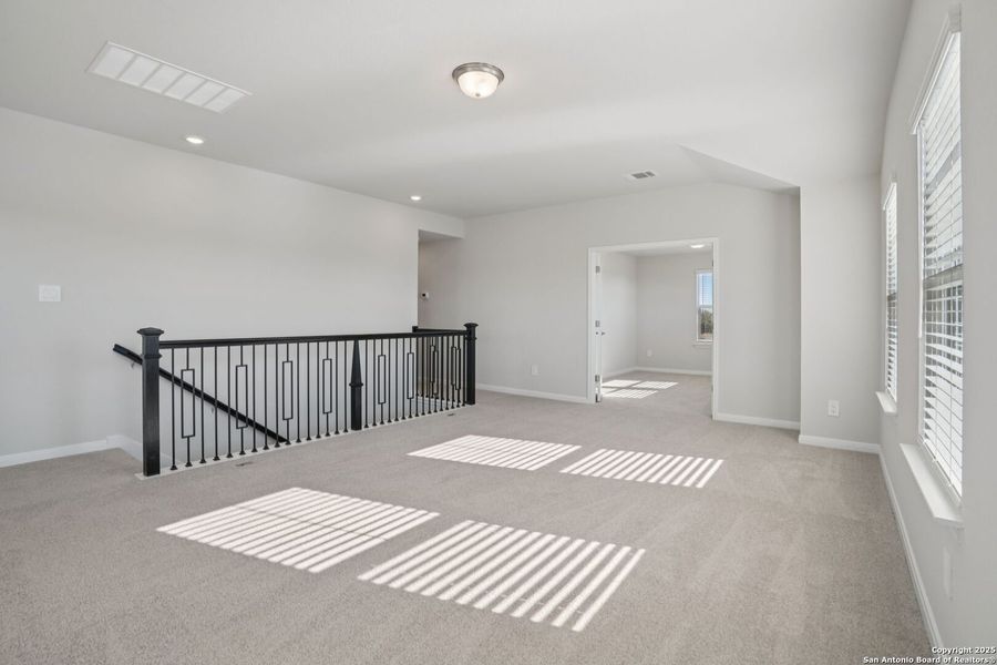 Spacious, unfurnished interior of a new home in Carmel Ranch, Schertz (Image 44). Spacious, unfurnished interior of a new home in Carmel Ranch, Schertz (Image 44).