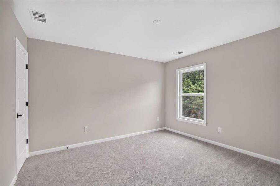 Spacious, unfurnished interior of a new home in Pickens Bluff, Hiram (Image 42).