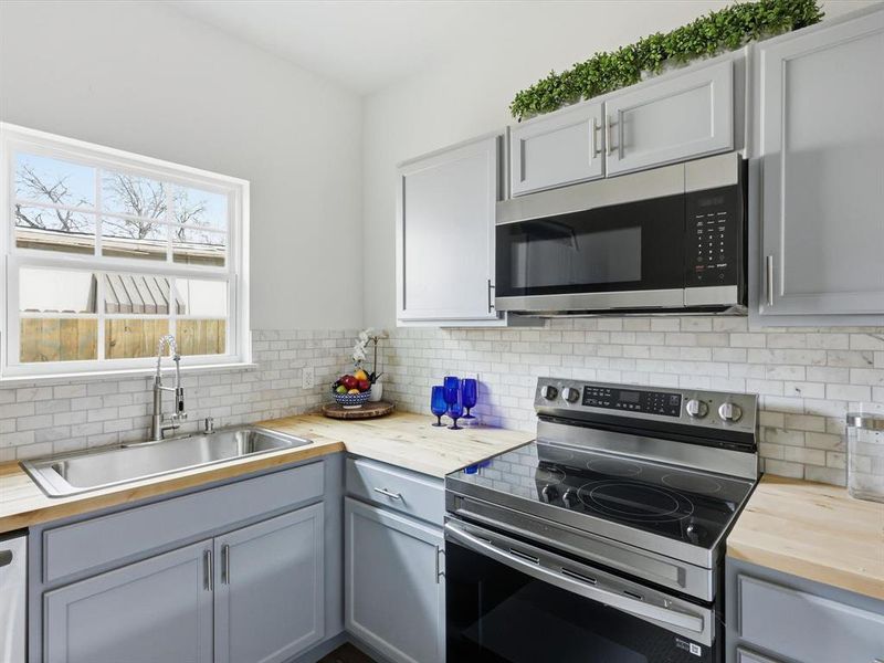 Furnished interior view inside a new home in , Fort Worth (Image 28).