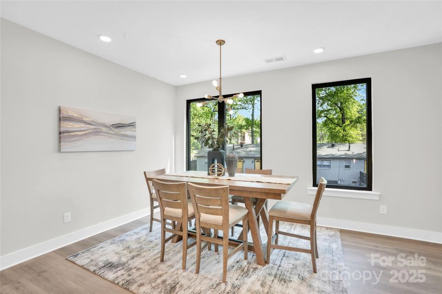 Dining Room (Staged) Dining Room (Staged)
