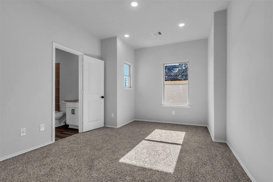 Spacious, unfurnished interior of a new home in , Cleveland (Image 26).