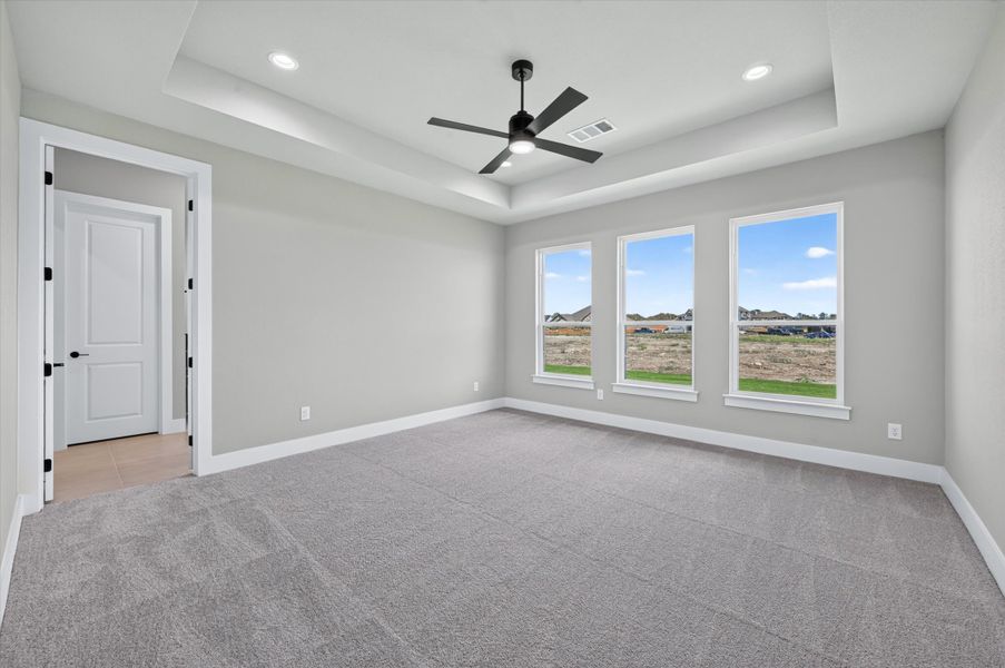Spacious, unfurnished interior of a new home in Paloma Ranches, Justin (Image 26).