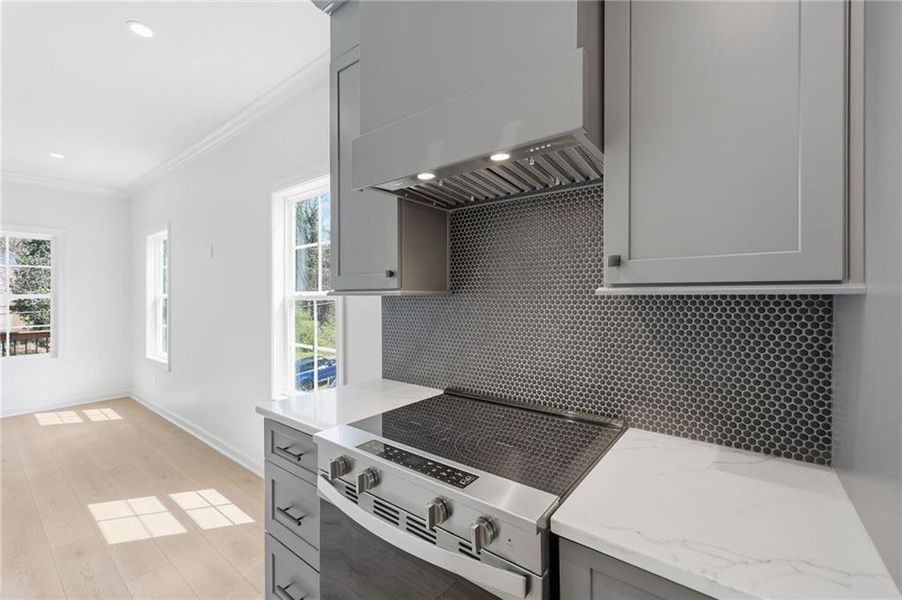 Furnished interior view inside a new home in , Gainesville (Image 6).