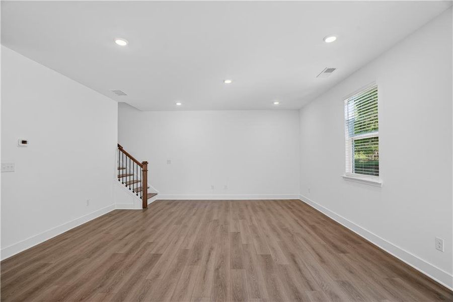 Spacious, unfurnished interior of a new home in Shadow Creek, Jackson (Image 36).