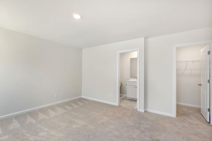 Spacious, unfurnished interior of a new home in Sweetgrass at Summers Corner, Summerville (Image 14).