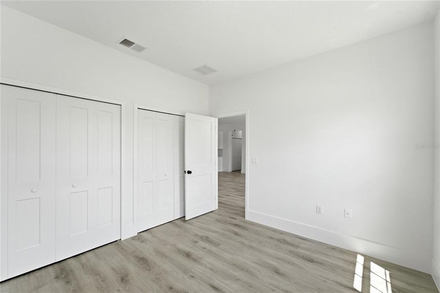 Spacious, unfurnished interior of a new home in , Citrus Springs (Image 14).