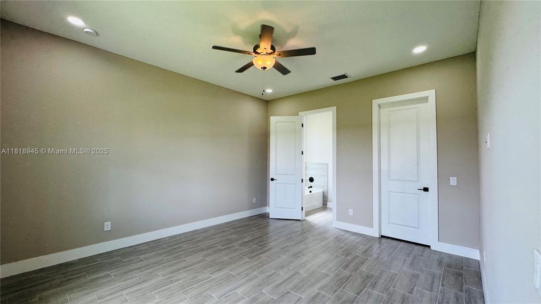 Spacious, unfurnished interior of a new home in , Labelle (Image 30).