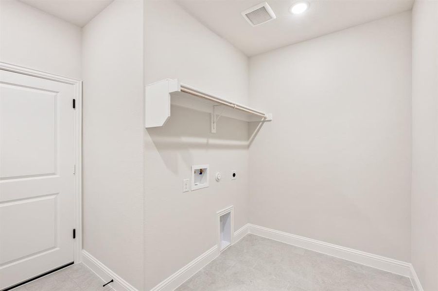Spacious, unfurnished interior of a new home in Homestead at Daniel Farms, DeSoto (Image 25). Spacious, unfurnished interior of a new home in Homestead at Daniel Farms, DeSoto (Image 25).