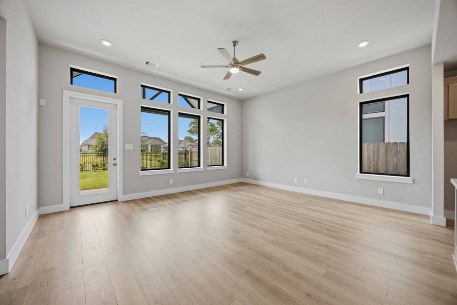 Spacious, unfurnished interior of a new home in Elyson, Katy (Image 21).