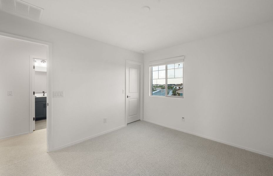 Spacious, unfurnished interior of a new home in Parkside at Anthem at Merrill Ranch, Florence (Image 21).
