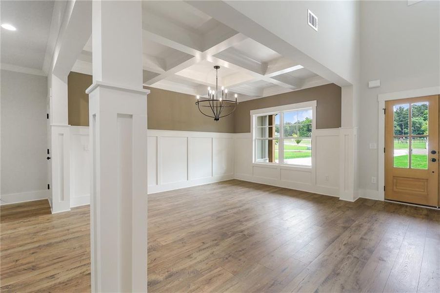 Spacious, unfurnished interior of a new home in Spring Creek, Monroe (Image 33).