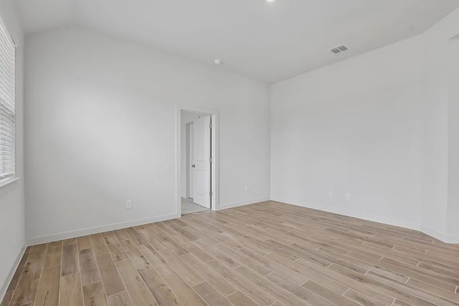 Spacious, unfurnished interior of a new home in Stream Waters, Seguin (Image 27). Spacious, unfurnished interior of a new home in Stream Waters, Seguin (Image 27).