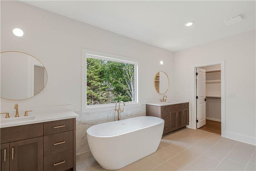 Furnished interior view inside a new home in Bellwyn, Johns Creek (Image 7).