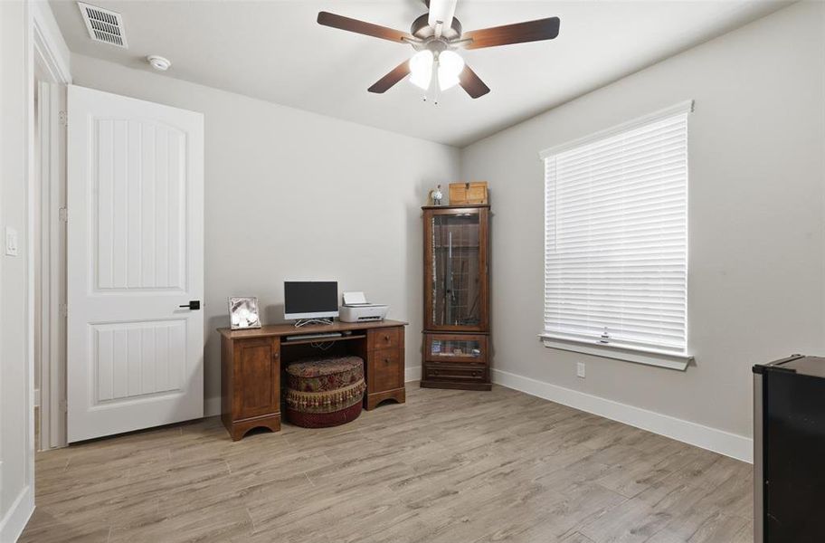 4th Bedroom set up as an office 4th Bedroom set up as an office