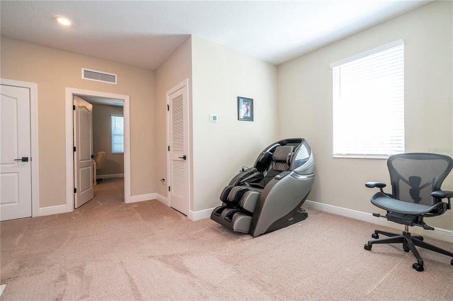 Furnished interior view inside a new home in , Kissimmee (Image 9).