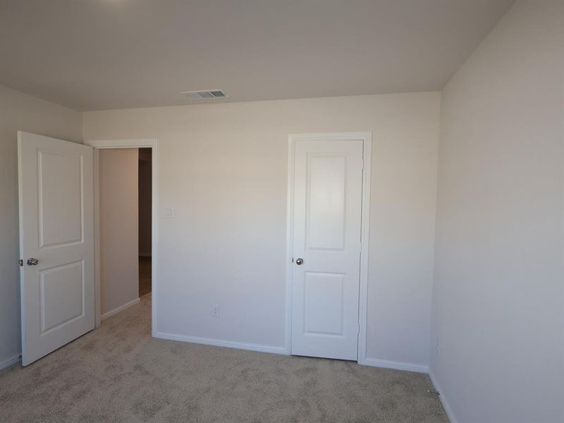 Spacious, unfurnished interior of a new home in Sanderos, Fort Worth (Image 17).