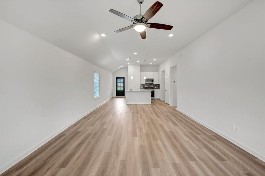 Spacious, unfurnished interior of a new home in Magnolia Ridge, Magnolia (Image 20).