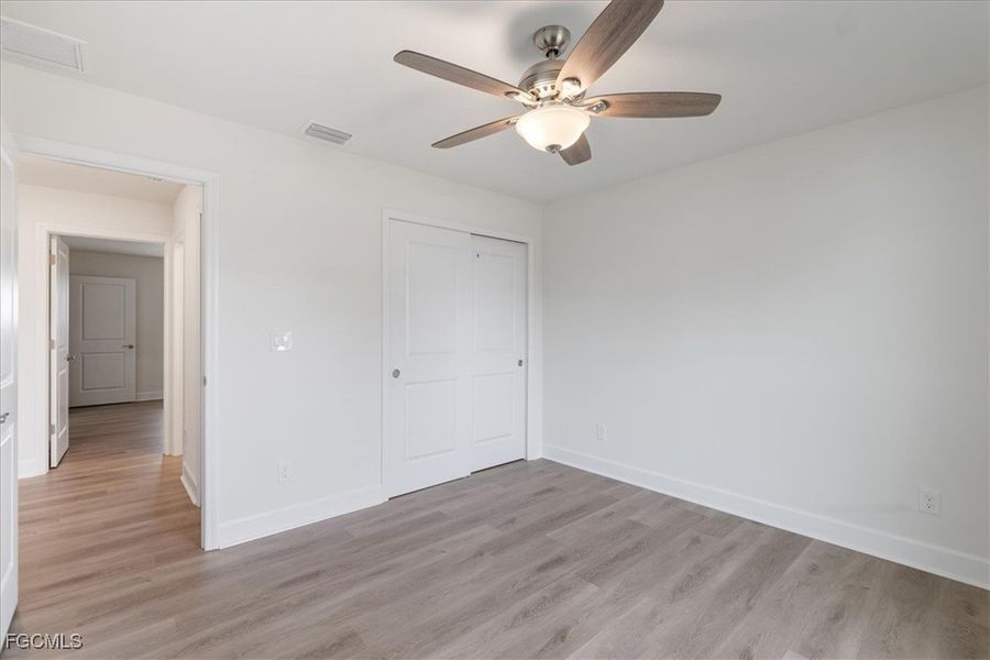 Spacious, unfurnished interior of a new home in Cape Coral, Cape Coral (Image 31).