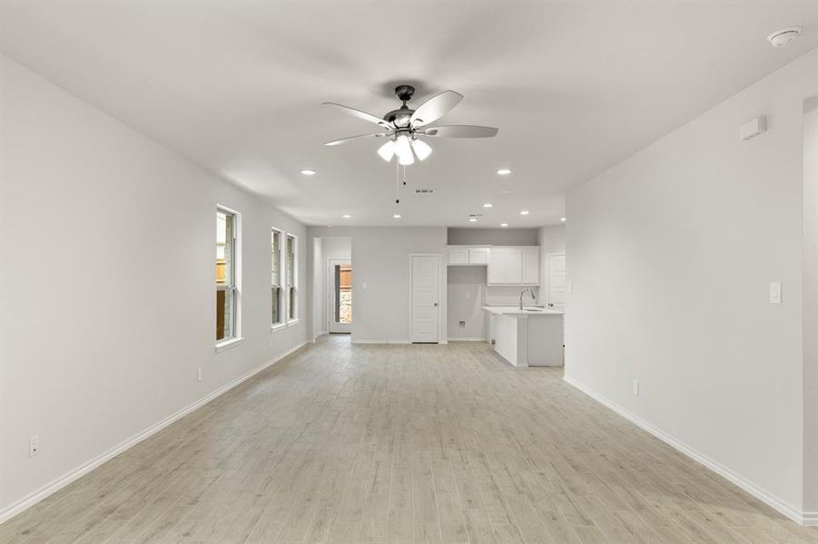 10. 3112 Yellow Pine - Family (2)