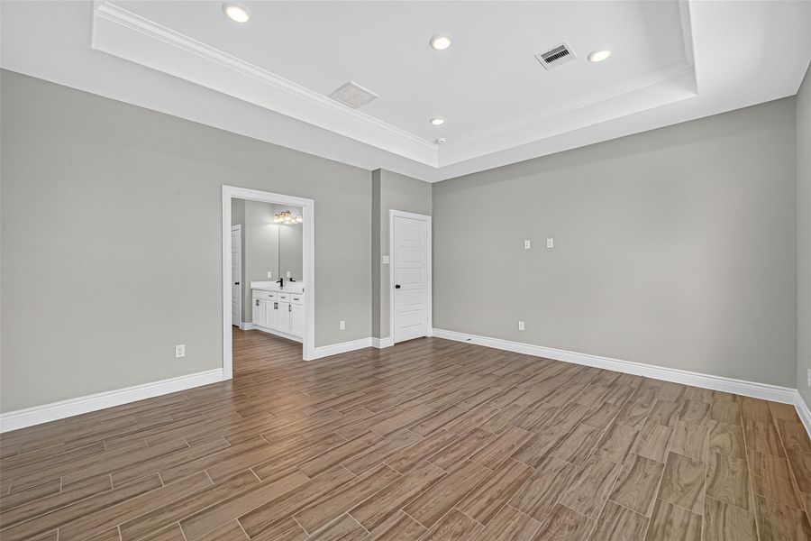 Spacious, unfurnished interior of a new home in , Prairie View (Image 32).