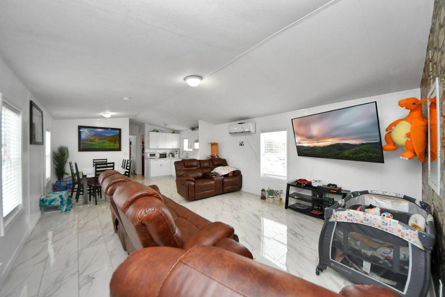 Livingroom/Dinning/ Kitchen