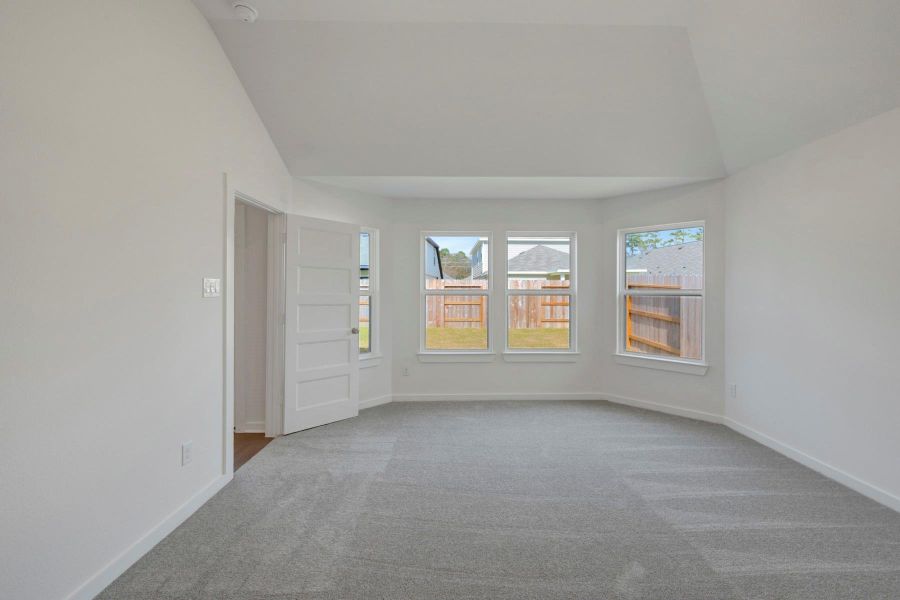 Spacious, unfurnished interior of a new home in Indian Springs, Crosby (Image 29).
