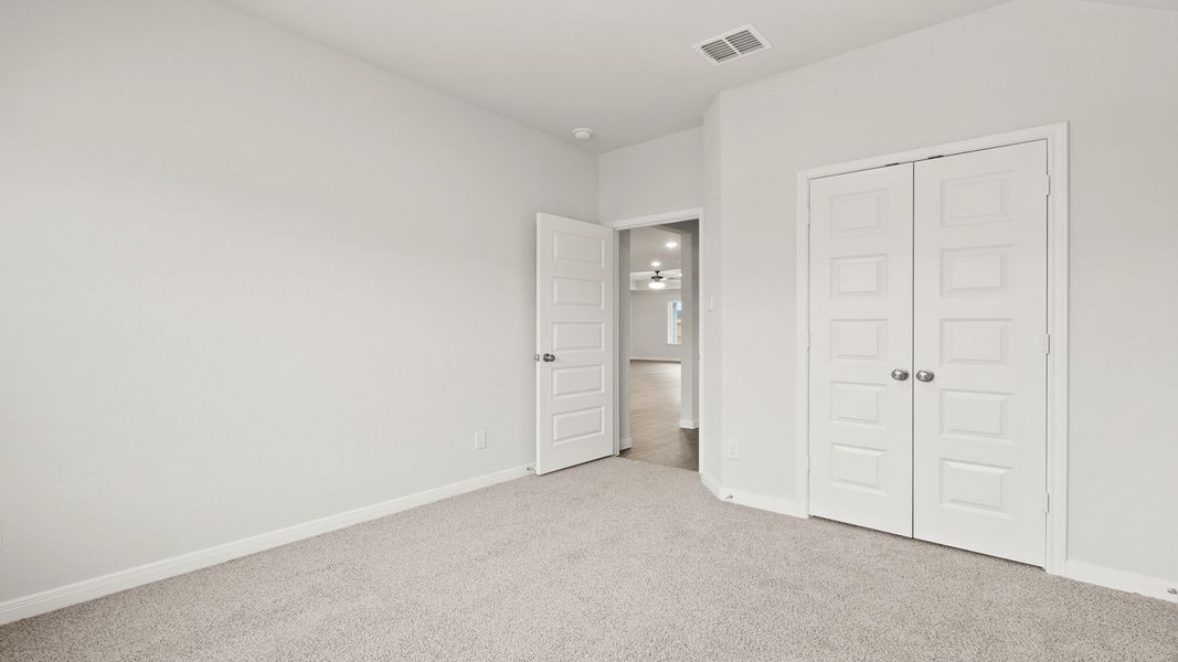 Spacious, unfurnished interior of a new home in Swenson Heights, Seguin (Image 12).