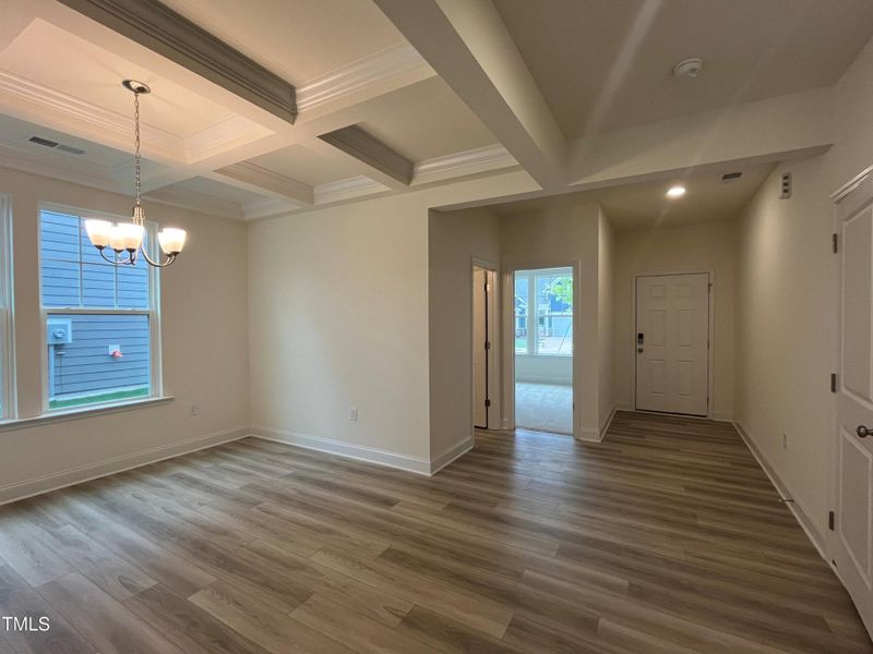 Foyer/Dining Room Foyer/Dining Room
