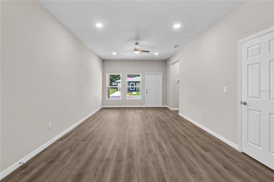 Spacious, unfurnished interior of a new home in , Tampa (Image 41). Spacious, unfurnished interior of a new home in , Tampa (Image 41).