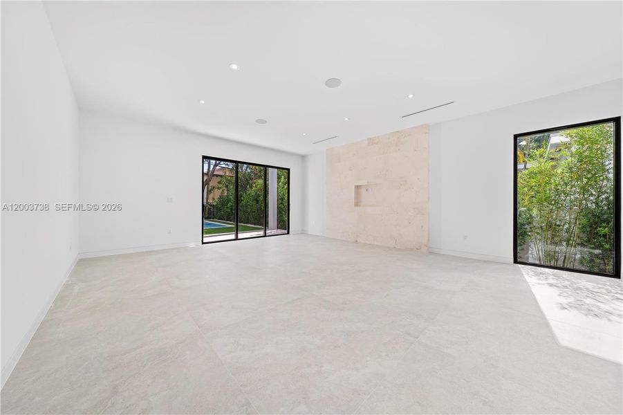 Spacious, unfurnished interior of a new home in , Miami (Image 21).