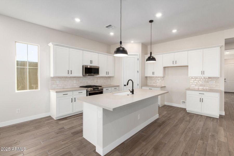 08 - Kingbird 08 - Kingbird